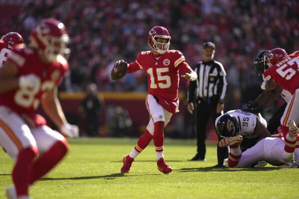 Mahomes throws 4 TD passes as Chiefs beat Jaguars 27-17