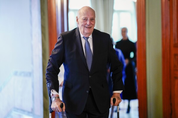 FILE - Norway's King Harald on his way to lunch with the Norwegian government in Oslo, Norway, Wednesday Feb. 14, 2024. Europe’s oldest monarch, King Harald V of Norway, returned to work Monday, April 22, 2024, after having been on sick leave because he had a permanent pacemaker implant procedure in Norway that followed a surgery in Malaysia where he got a temporary one due to a low heart rate. (Cornelius Poppe/NTB Scanpix via AP, File)
