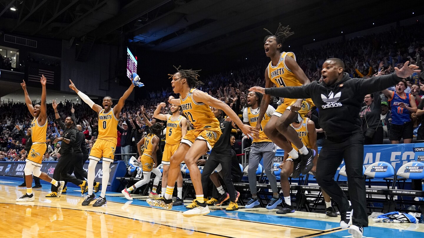 Knox's last-second layup lifts Alabama State over Saint Francis 70-68 in First Four