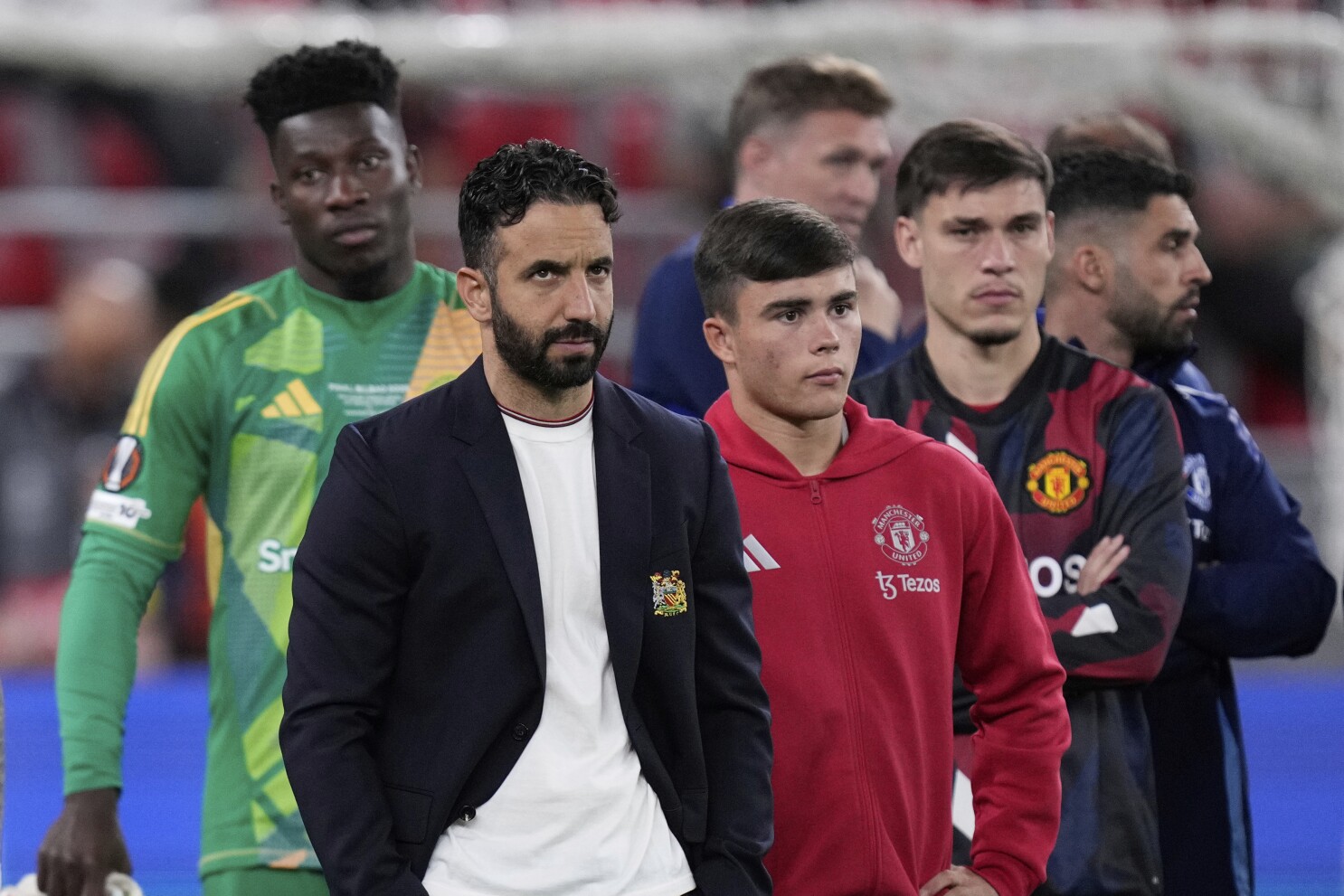 Amorim apela a la fe al no tener 'nada que mostrar' a fanáticos del Manchester United