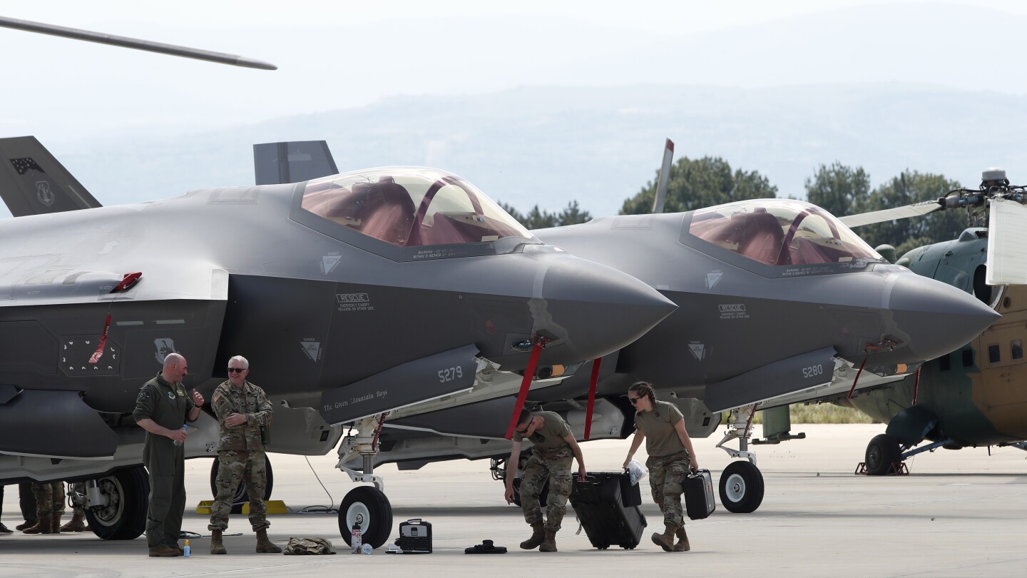 Česká vláda schválila plán ministerstva obrany na nákup dvaceti amerických stíhaček F-35