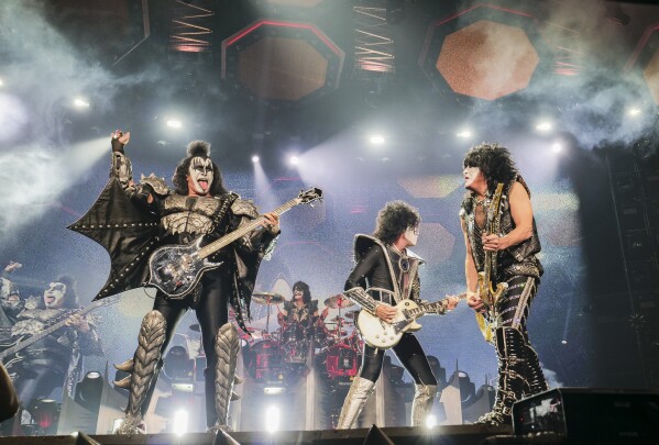 Kiss Loves to Say Goodbye. Is Its Rock 'n' Roll Really Over? - The