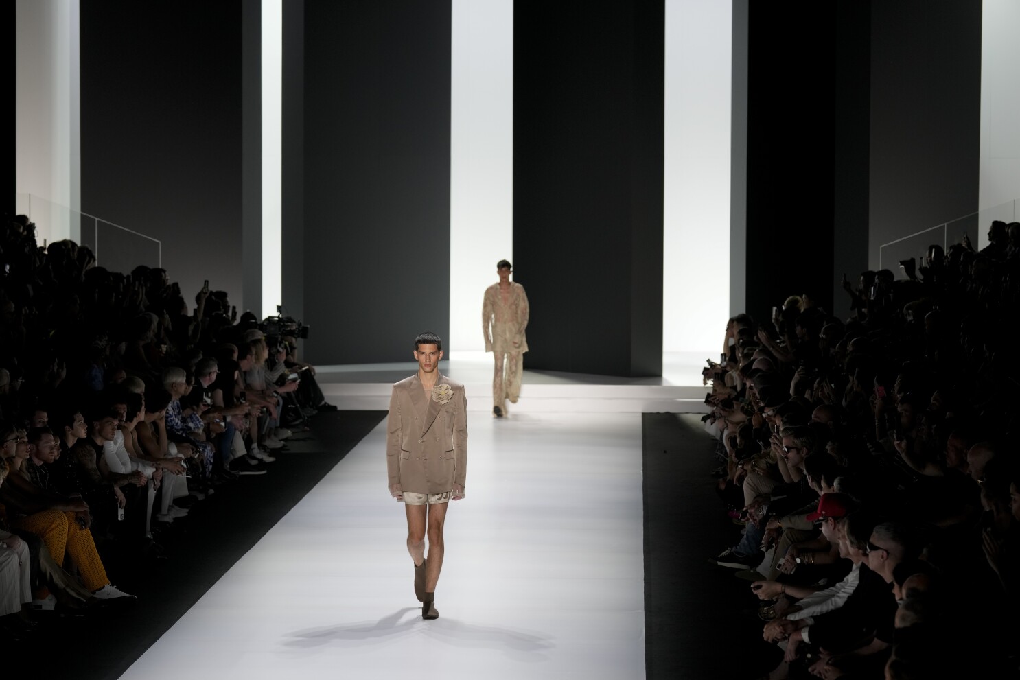 Milan Fashion Week: Dolce and Gabbana's Show Celebrates Mothers
