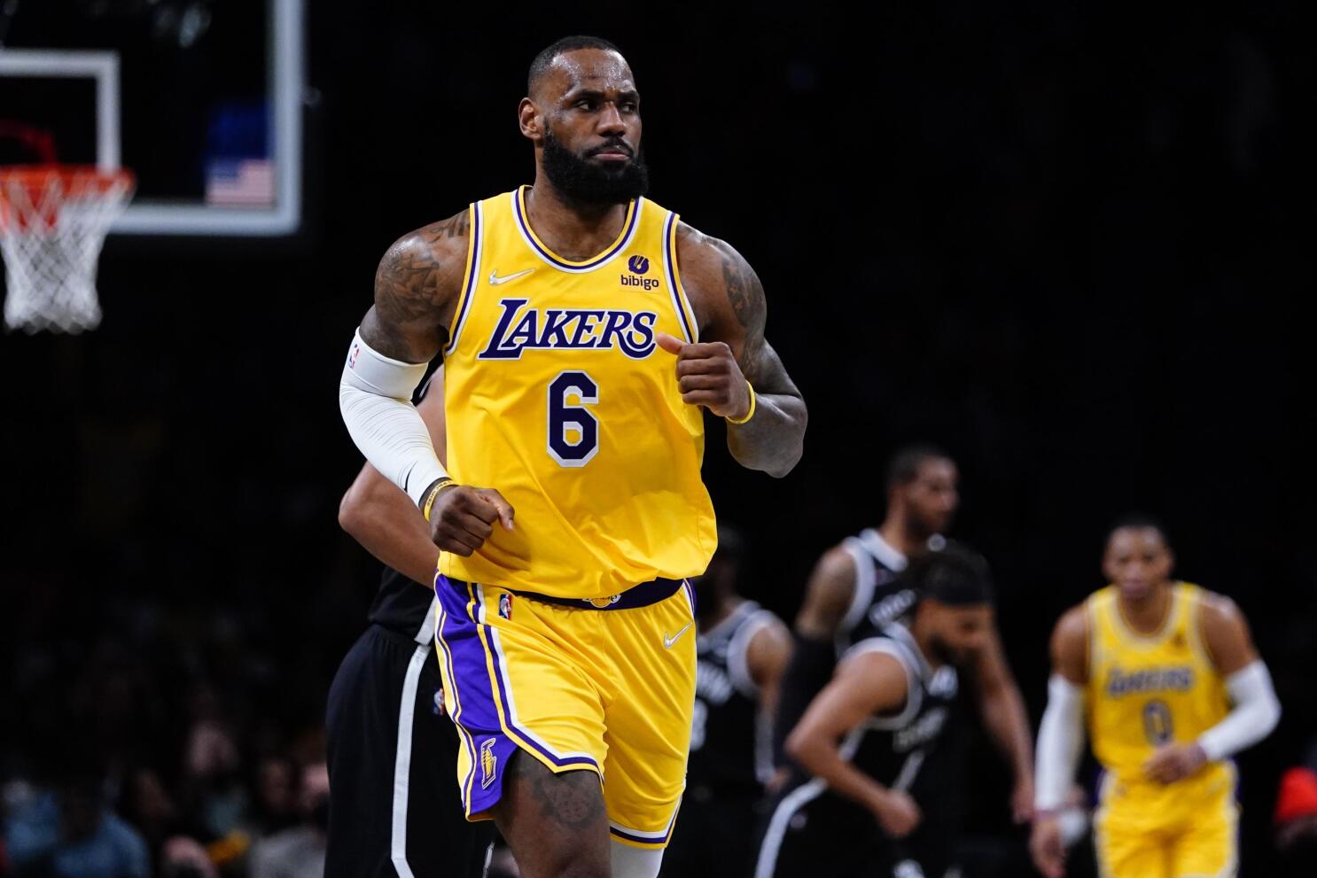 D'Angelo Russell's impressive return helps Lakers beat Raptors