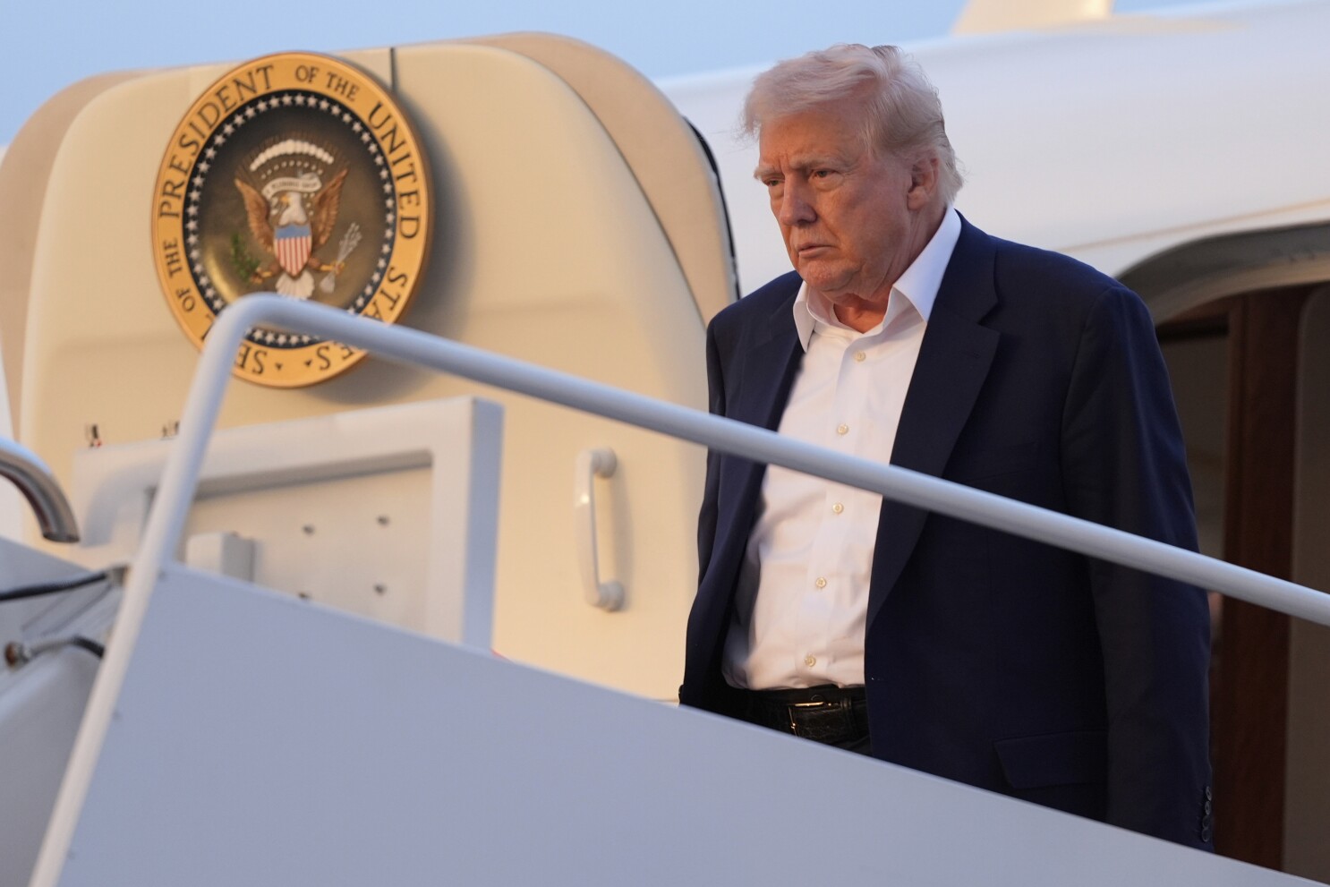 Trump ha amenazado con un arancel del 100 % a las películas producidas fuera de EE. UU. Esto es lo que sabemos.
