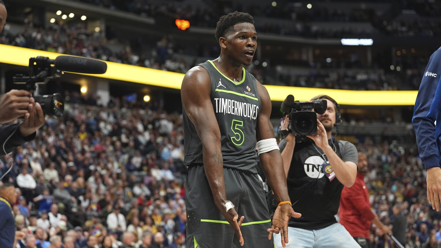 Timberwolves sale to Alex Rodriguez and Marc Lore will go forward, AP source says