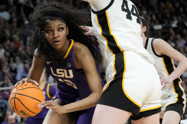 LSU star Angel Reese declares for WNBA draft | AP News