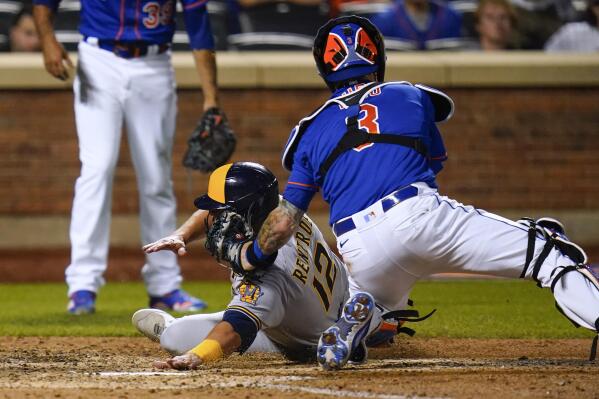 Hunter Renfroe reaches on error, 09/08/2022