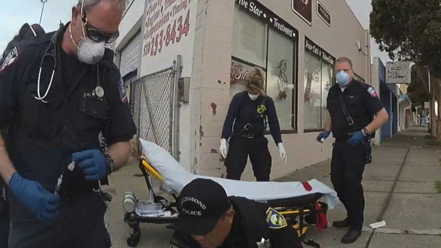 Най-малко 16 души загинаха в Калифорния, след като медици им инжектираха успокоителни по време на срещи с полицията