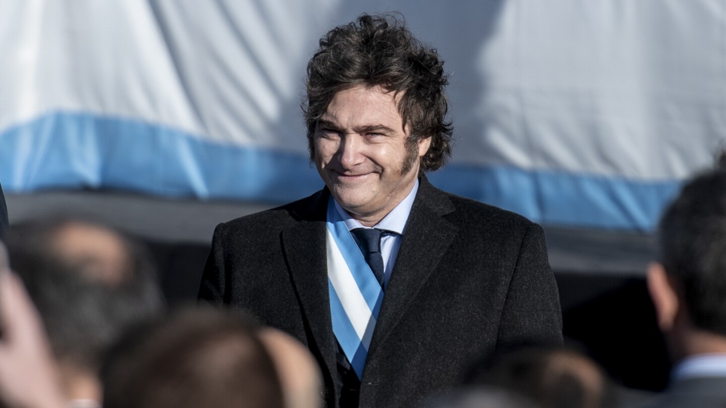 El presidente argentino Milei está de regreso en Madrid, pero no recibirá a los políticos españoles tras su disputa