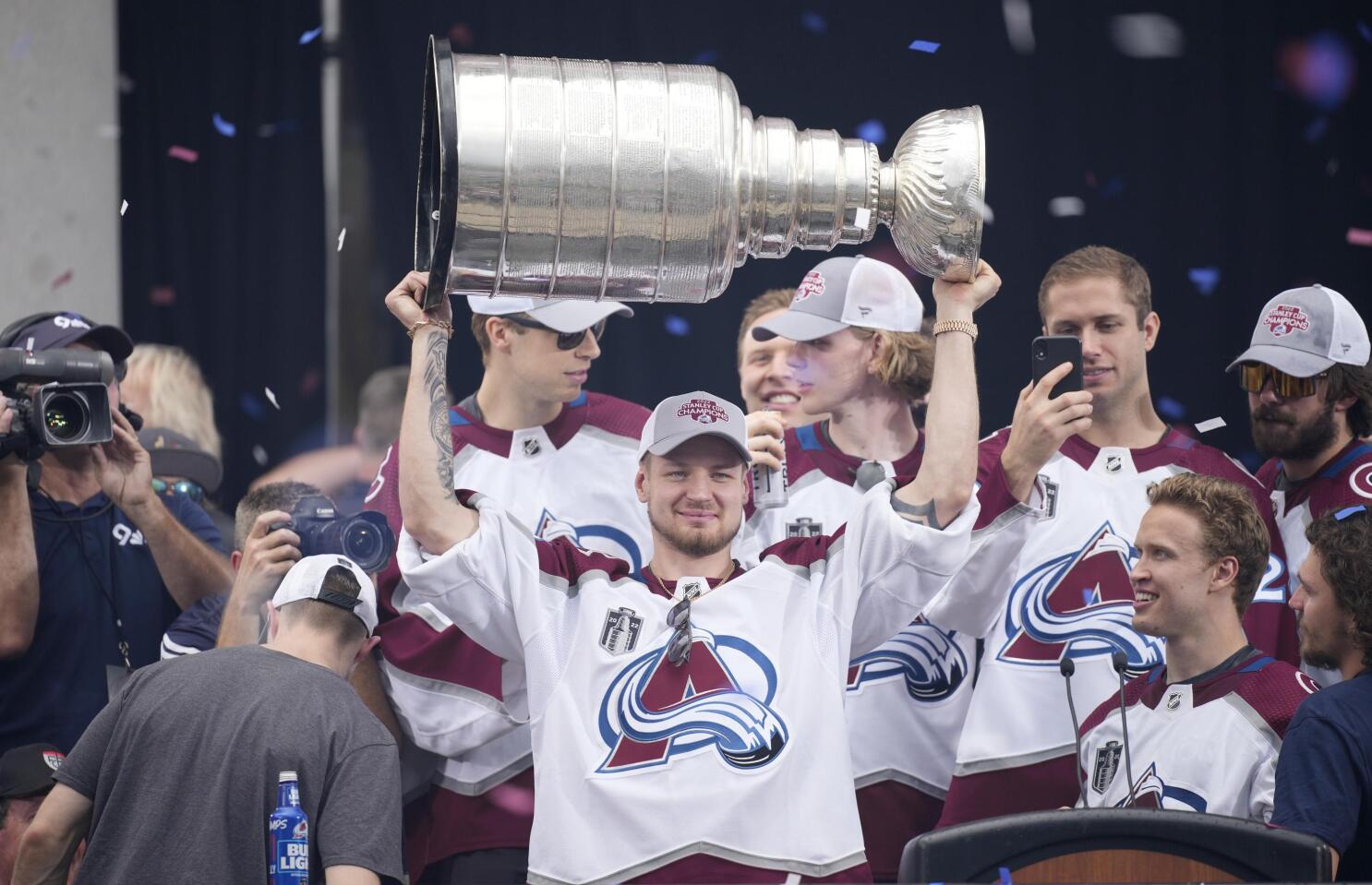 The Rink - Avalanche Free Agency: Top 10 cap hits, free agents, and options  on the market