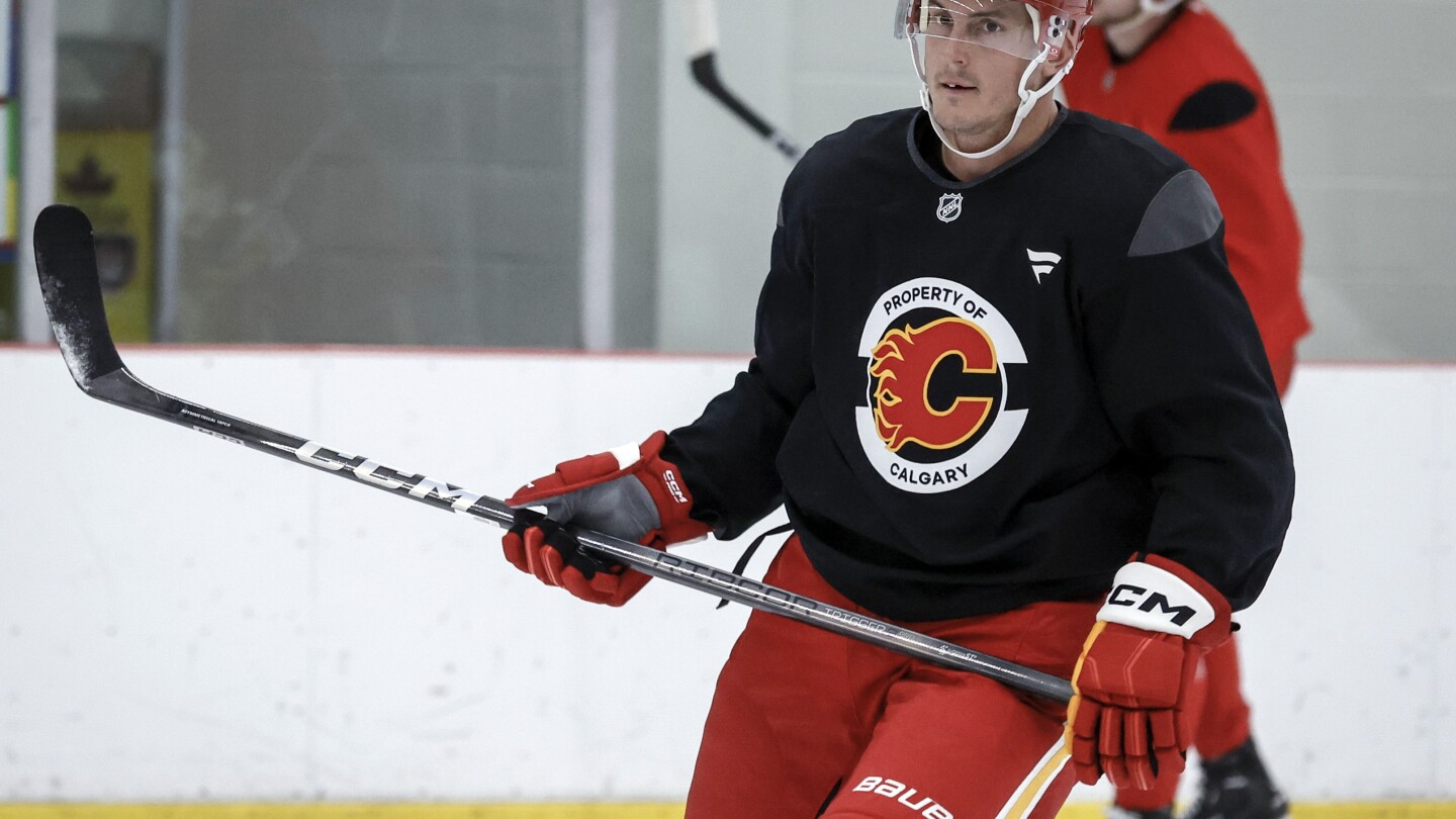 Calgary Flames Sign Tyson Barrie to Contract