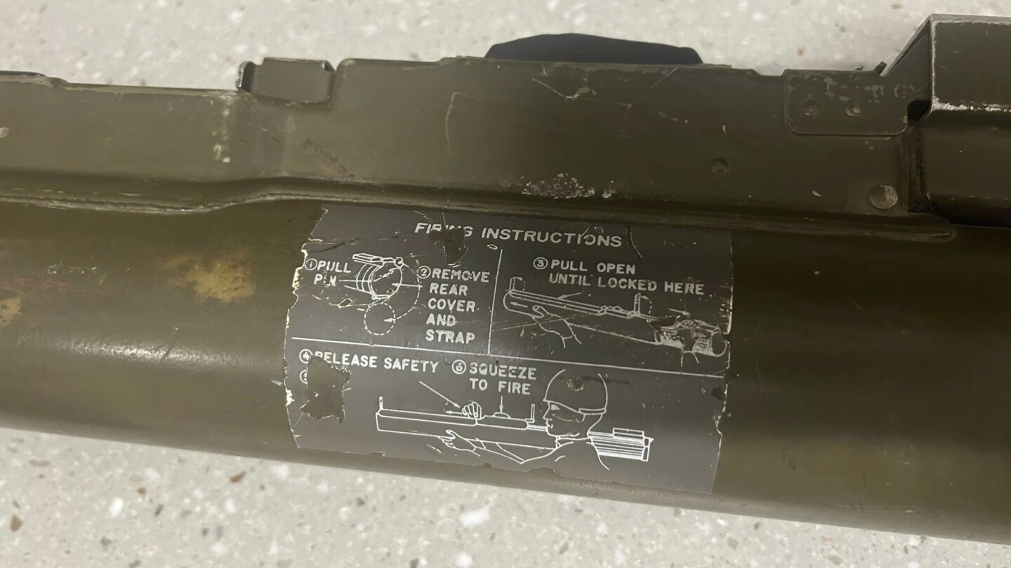Полицията претърсва кола и открива кокаин – и ракетна установка от армията на САЩ