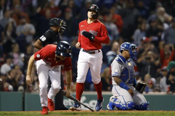 Martinez has RBI single in 8th, Red Sox beat Royals 2-1 - The San