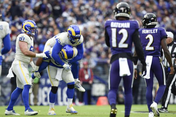 Baltimore Ravens lose to LA Rams by 1 late in game