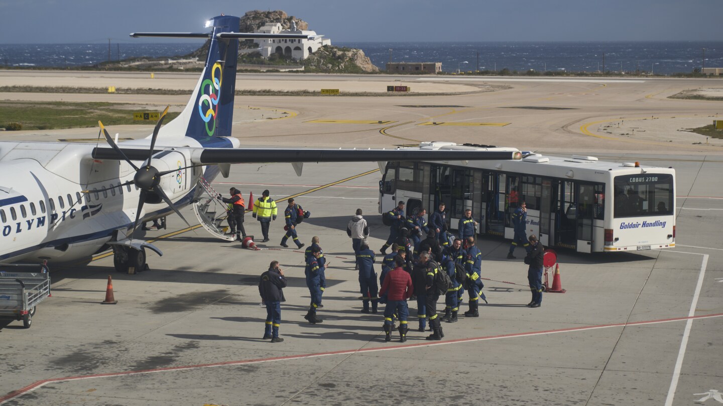 Earthquakes stay damn Greece’s volcanic island of Santorini each and every short while