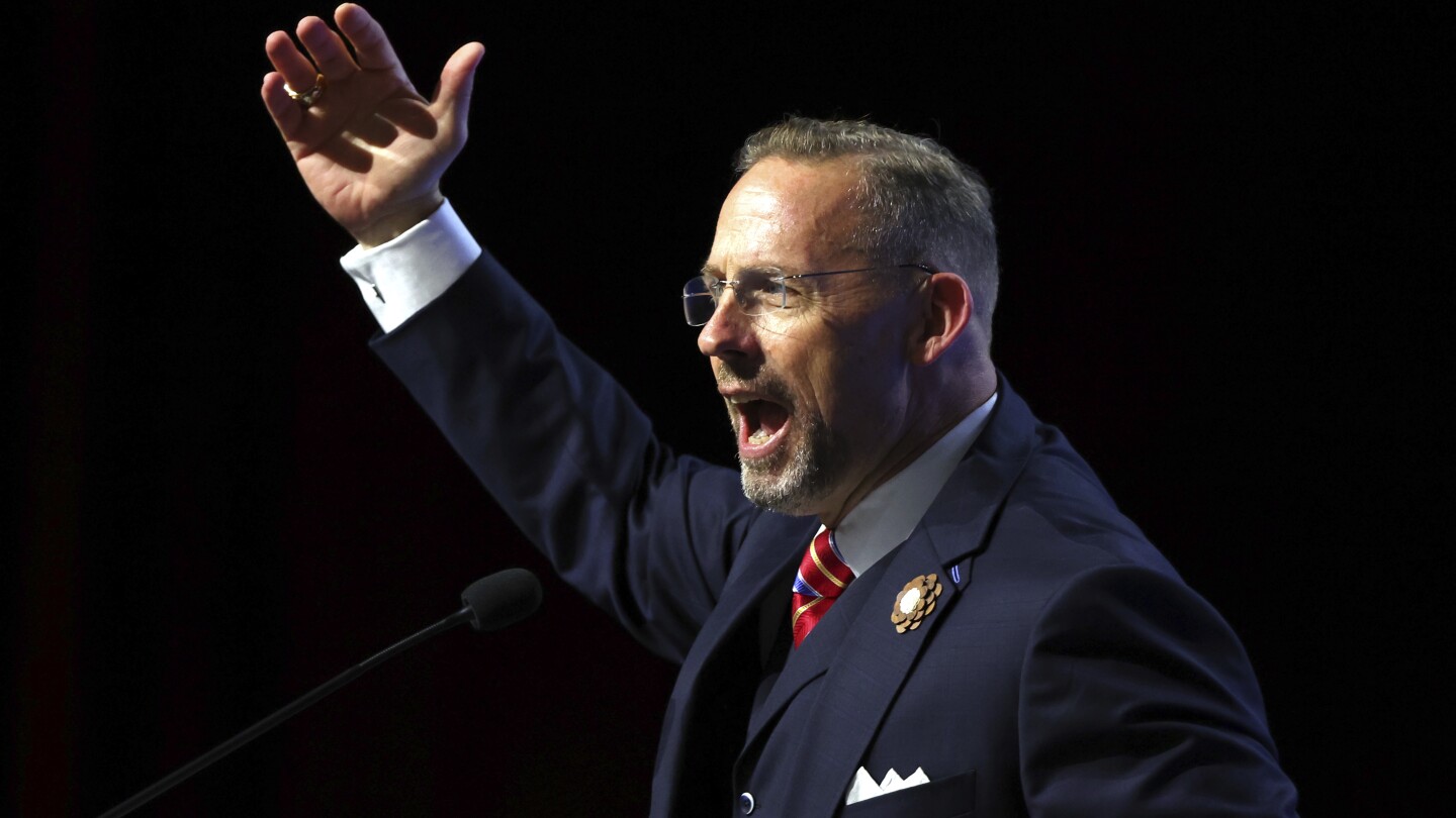 Southern Baptist delegates at national meeting overwhelmingly call for banning same-sex marriage
