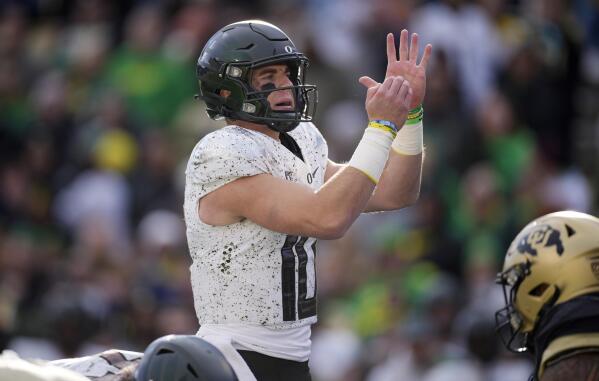 Bo Nix, No. 6 Oregon host No. 24 Washington on Saturday