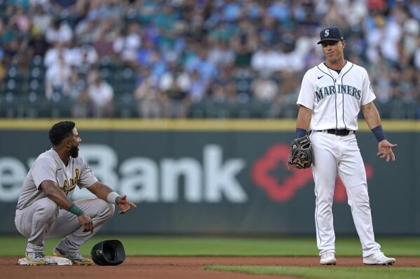 Mitch Haniger almost defeats Oakland Athletics, gets helping hand from  Chaos Ball, Mariners win 5-4 - Lookout Landing