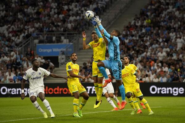 Hugo Lloris calls time on international football career