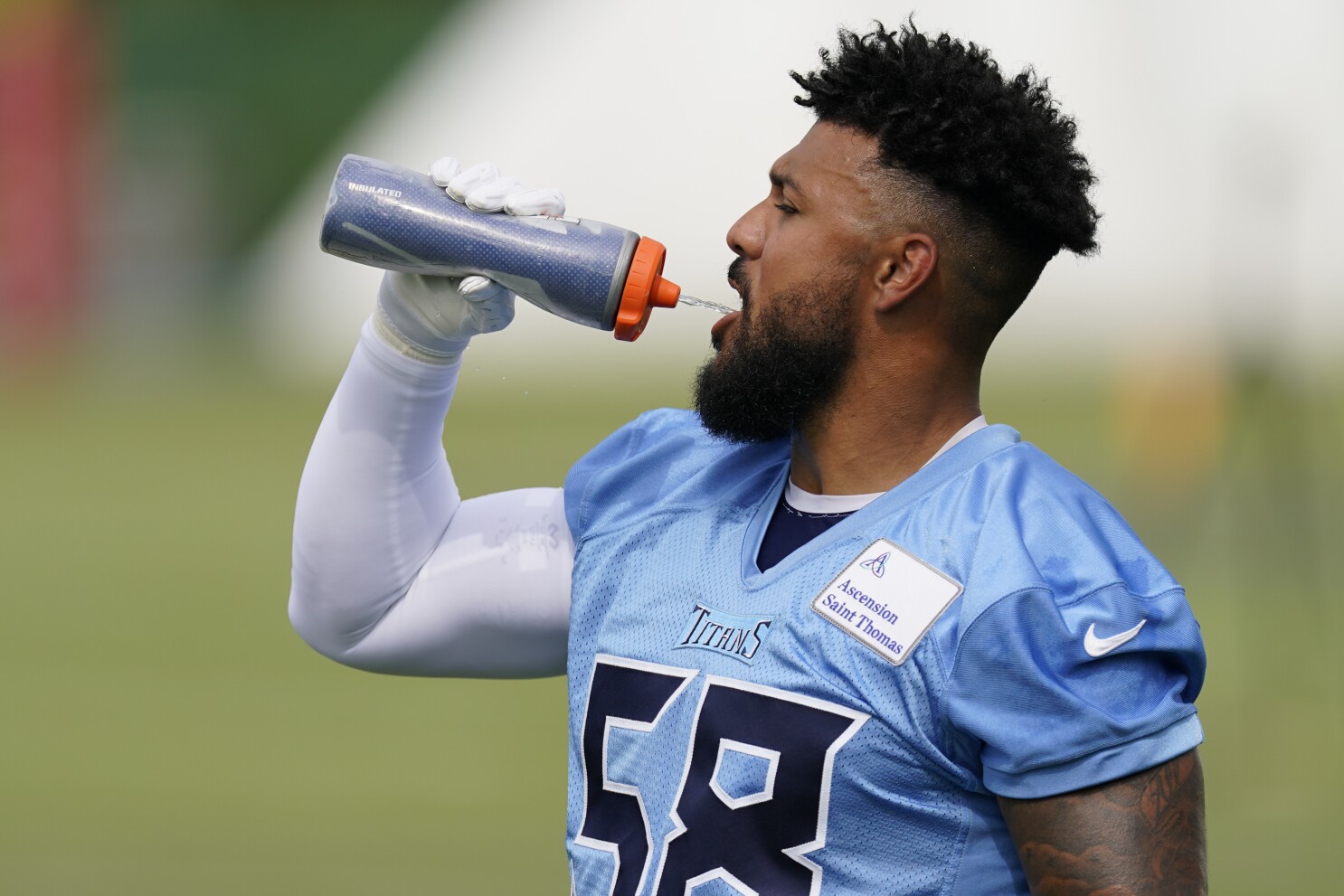 Simmons questions whether Titans can pay what he thinks he's worth, Titans