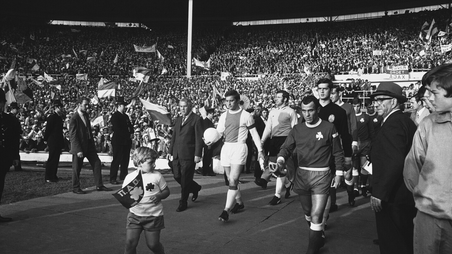 Greece mourns football legend Mimis Domazos, 83