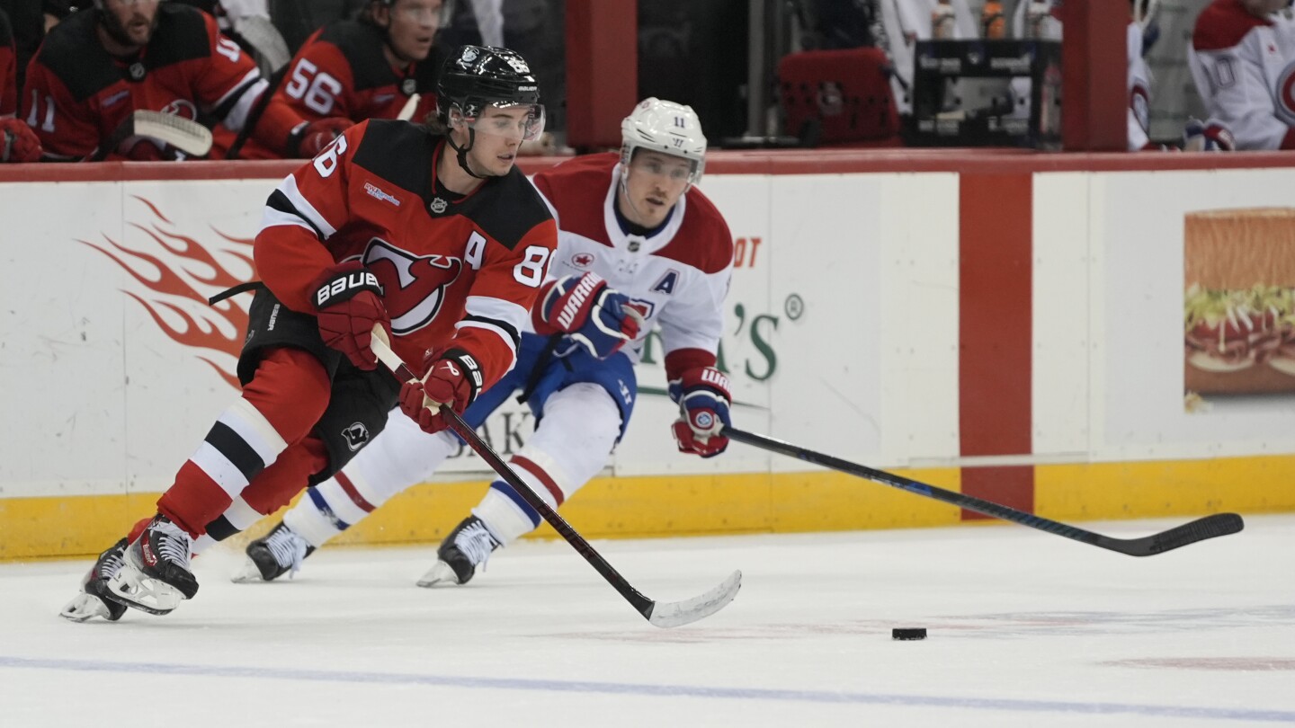 Devils Defeat Canadiens 5-3 in Newark