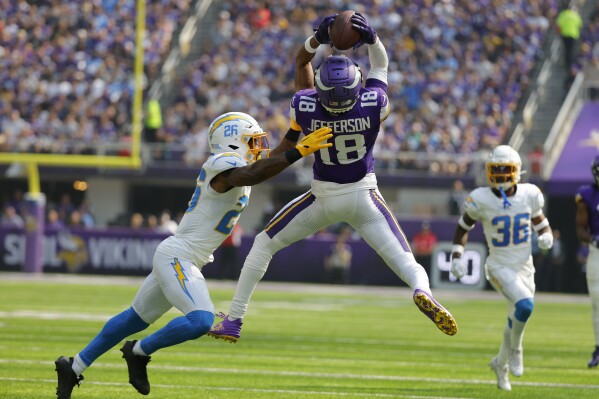Justin Jefferson could play for the Vikings this week after a chest injury  from a hard hit