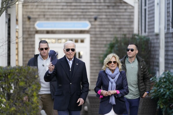 President Joe Biden and first lady Jill Biden visit shops in Nantucket, Mass., Friday, Nov. 24, 2023. (AP Photo/Stephanie Scarbrough)