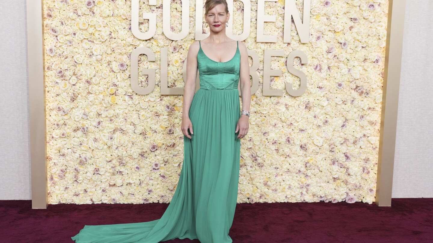 Мода на Златен глобус: Колман Доминго почита Ръстин, Сандра Хюлер се втурва в зелено на богинята