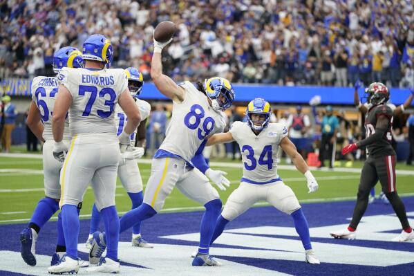 Rams' Stafford throws for 4 TDs, outduels Brady and Bucs