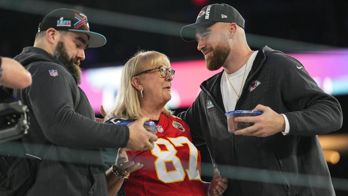 Donna Kelce brings cookies for sons at Super Bowl opener | AP News