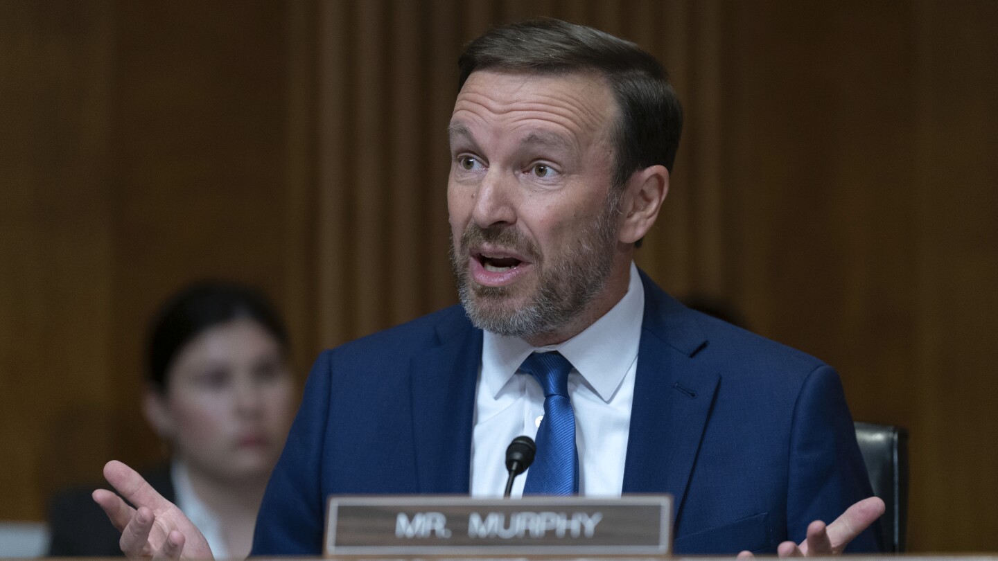Democrats are drawing closer to the crypto industry despite Trump divisions