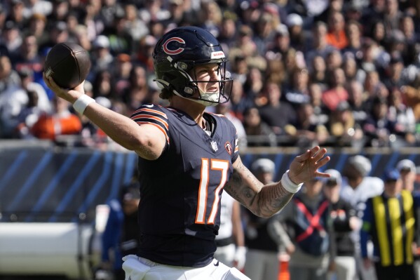 Rookie Tyson Bagent leads 3 TD drives in place of Justin Fields, Bears beat  Raiders 30-12