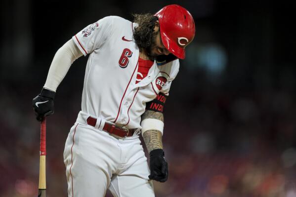 Jonathan India leaves Cincinnati Reds game with an apparent injury