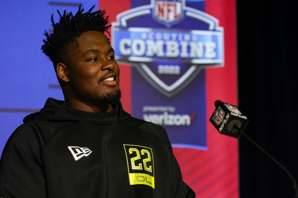 2022 NFL Draft: Offensive Lineman Zion Johnson, Boston College, Round 1,  Pick 17