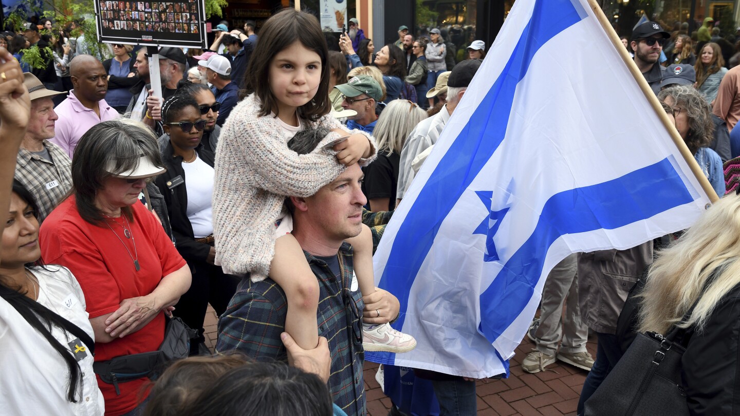 Israeli hostages highlighted at Boulder Jewish Festival after attack on group urging their release