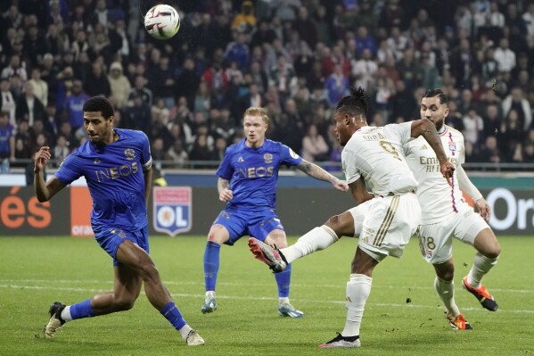 Rodrygo scores twice as Real Madrid beats Cadiz 3-0 to provisionally go top  in Spain