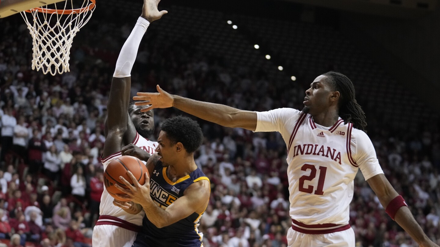 Indiana Men’s Basketball Defeats UNC Greensboro 69-58
