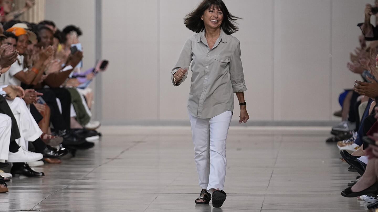 Anderson’s couture craftsmanship captivates at Loewe for Paris men’s fashion week