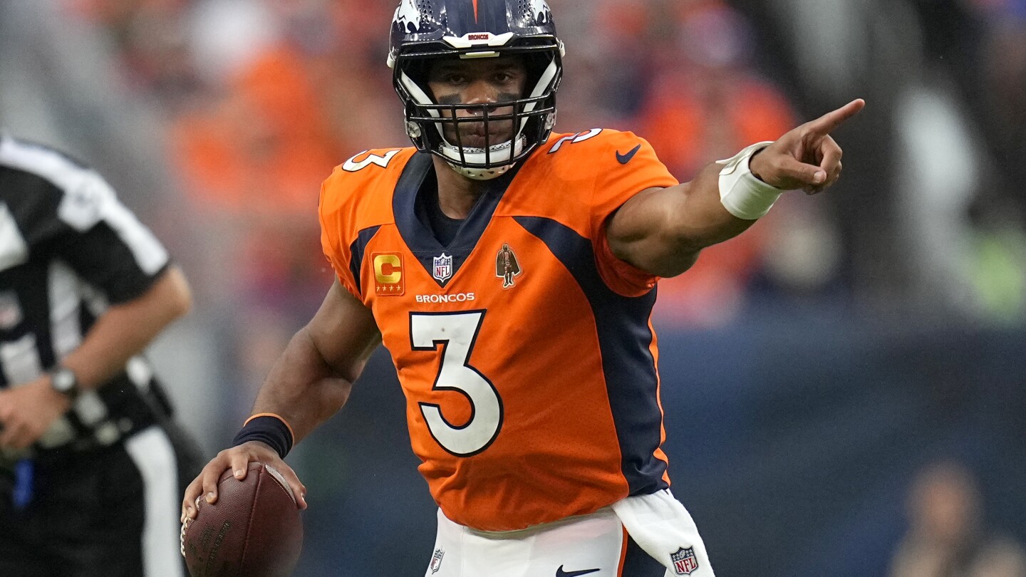 In Broncos' loss to Raiders, QB Russell Wilson shows improvement