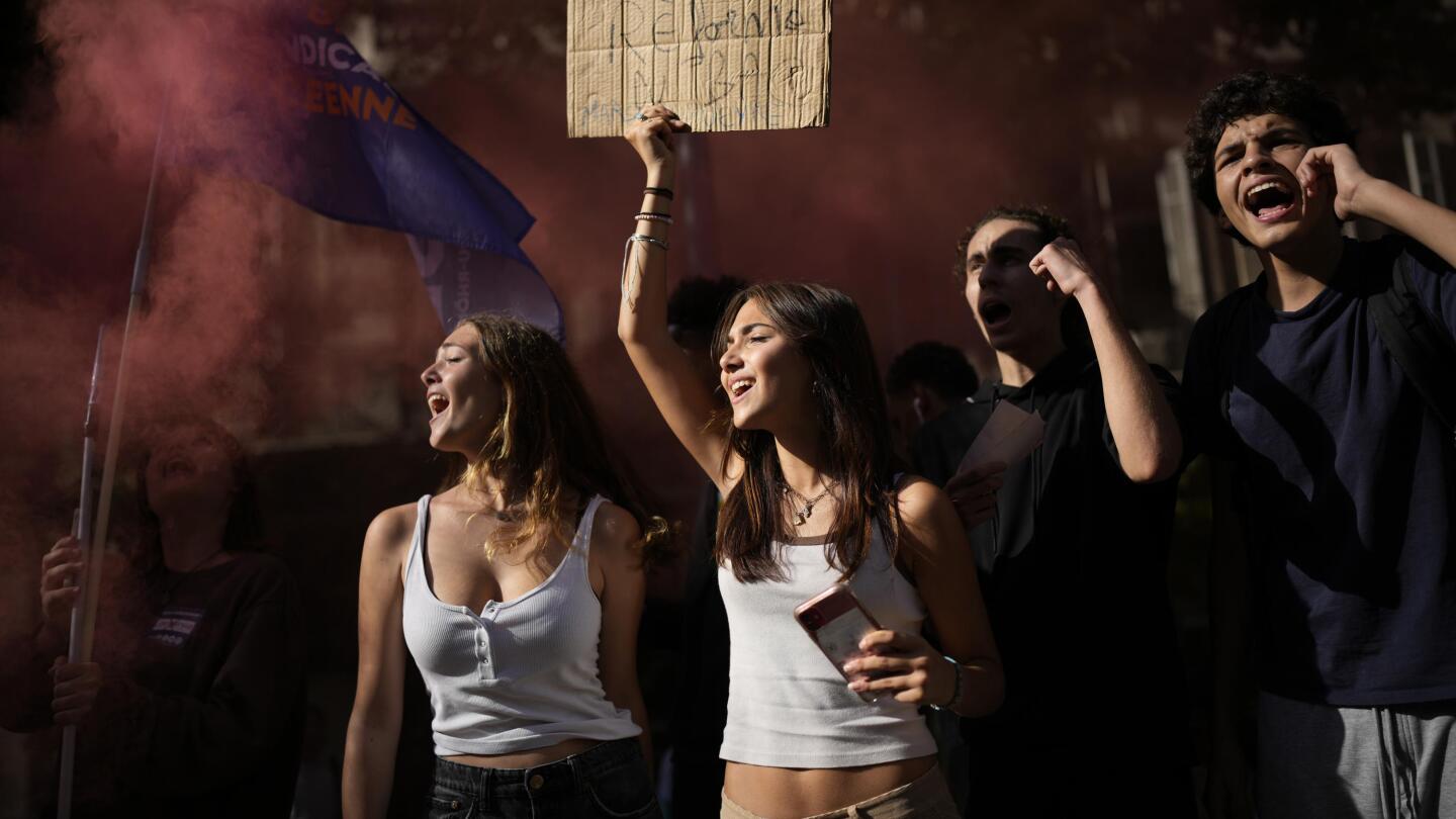 Flights cancelled as airport workers in France strike for higher pay amid  rising inflation