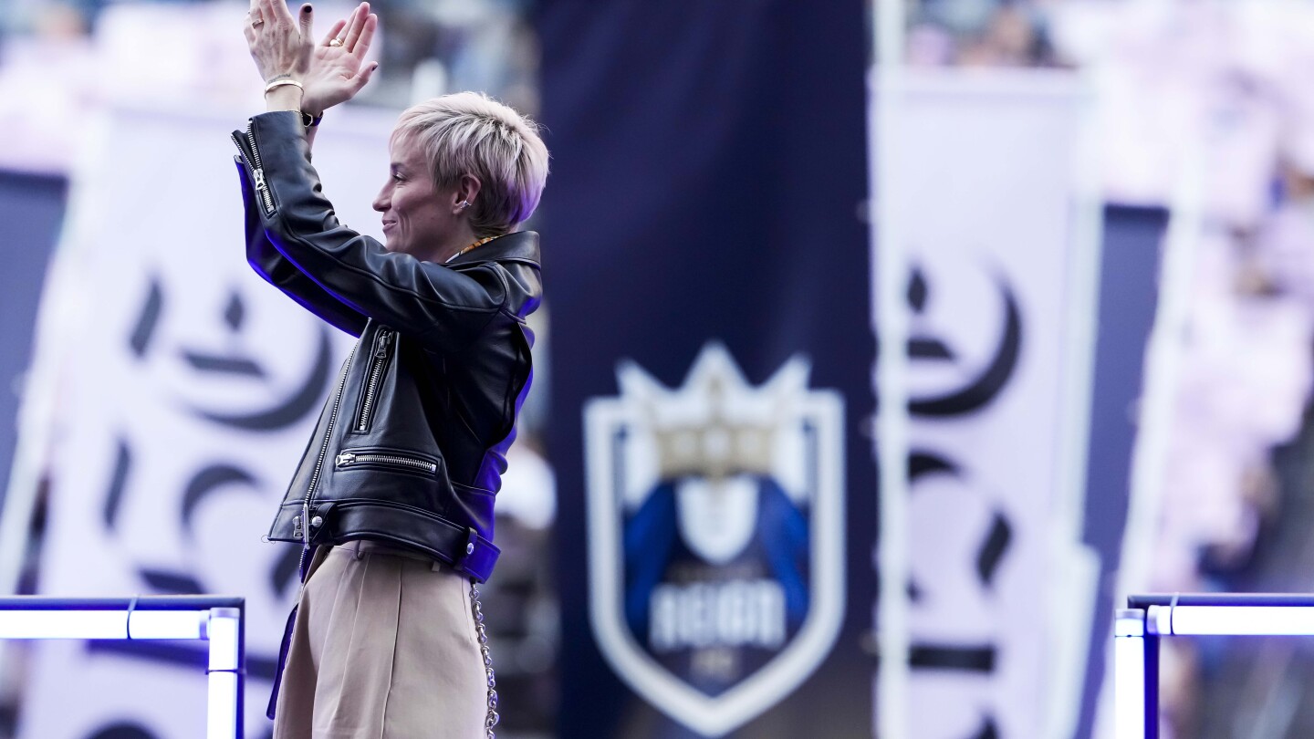 Seattle Reign retire Megan Rapinoe's jersey, beat North Carolina Courage 1-0 in stoppage time