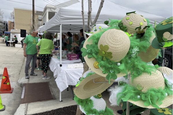 New Orleans predicts to recycle record amount of Mardi Gras beads