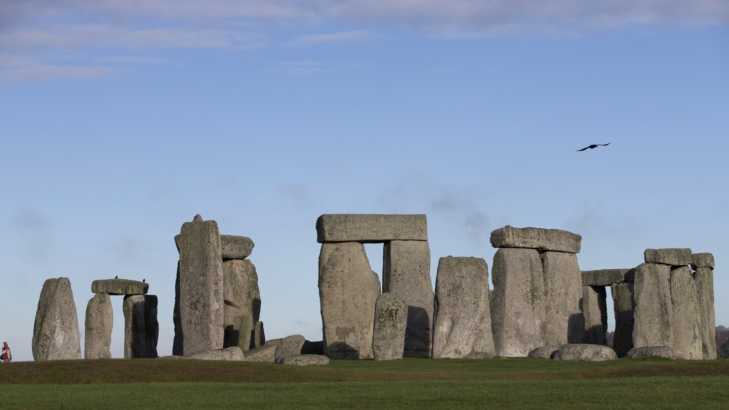 Pesquisadores dizem que a “pedra do altar” em Stonehenge veio da Escócia, não do País de Gales