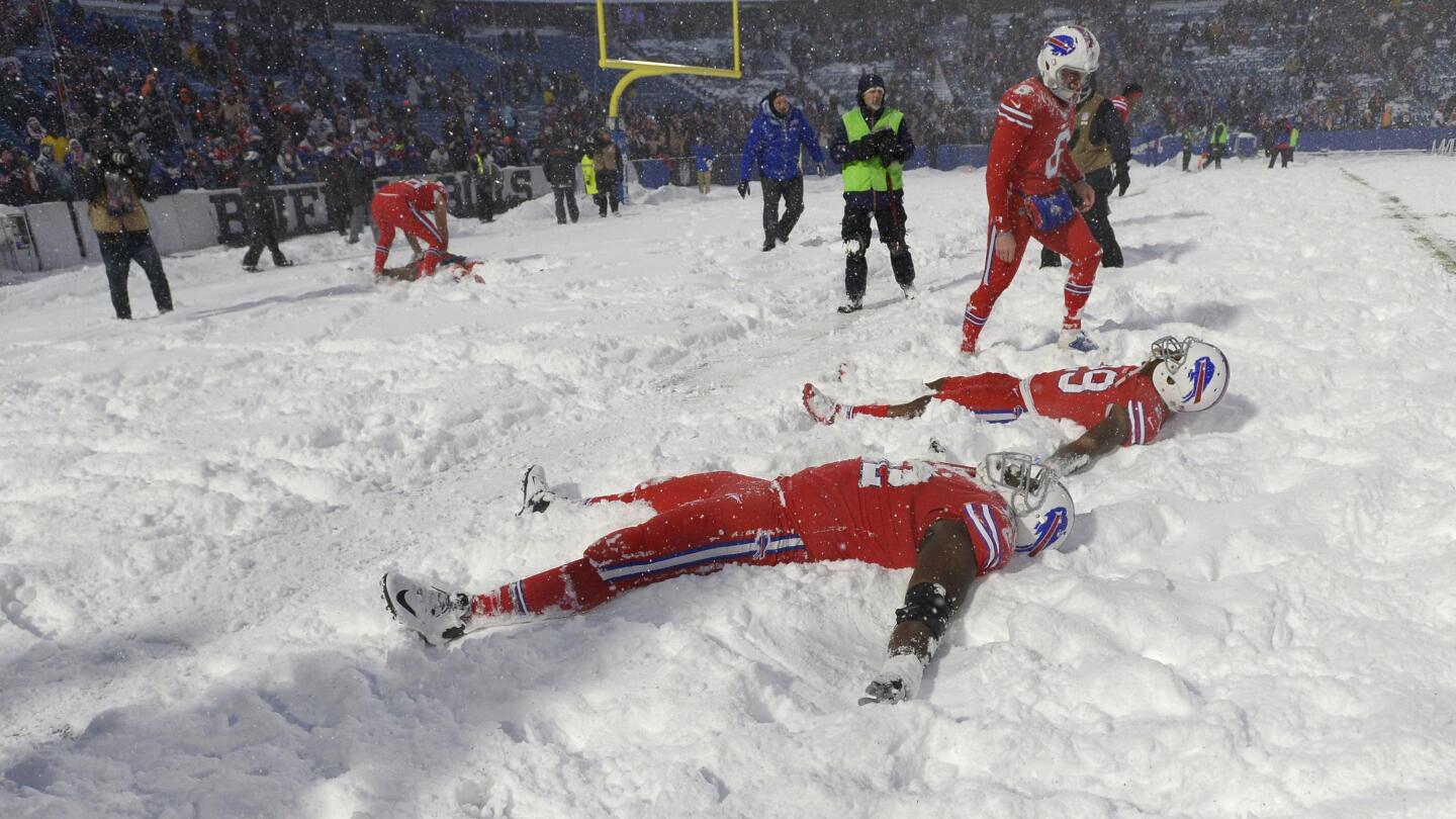 FOX Sports: NFL on X: The anticipated Buffalo blizzard may move Sunday's  #Browns-#Bills game to Detroit ❄️