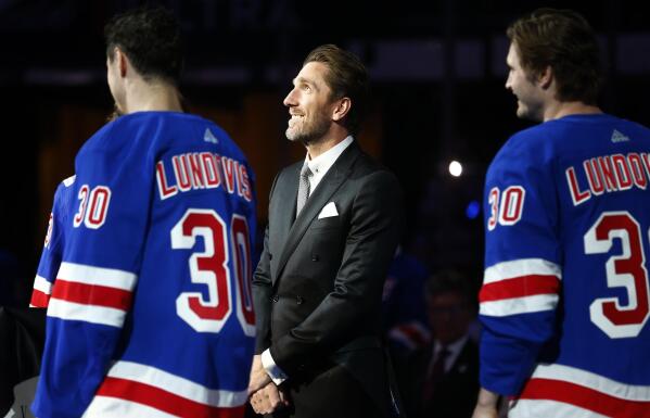 Henrik Lundqvist's no. 30 retired by the New York Rangers in