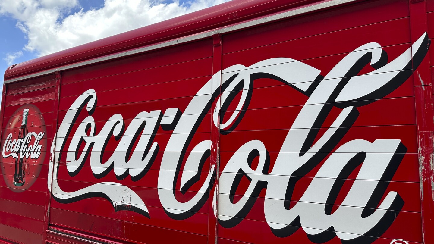 Coca Cola Co заяви в петък че ще плати 6