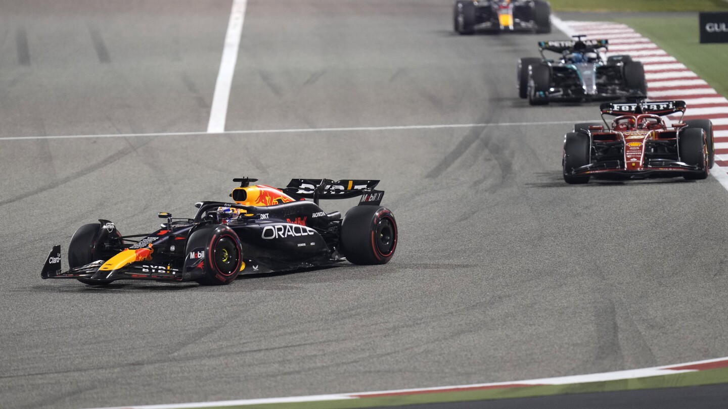 Шампионът от Формула 1 Макс Верстапен спечели откриващото сезона Гран при на Бахрейн на фона на сътресенията на Red Bull