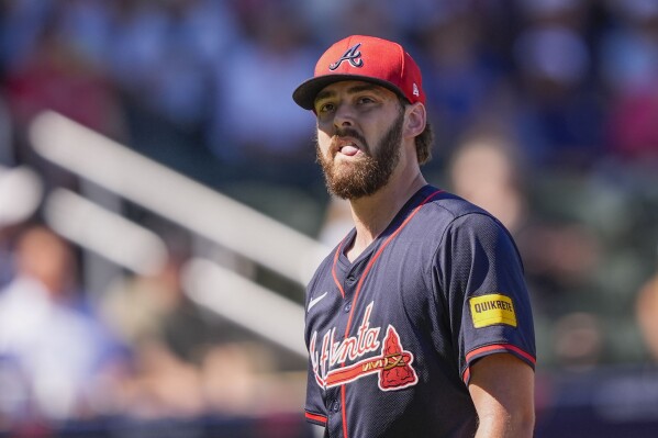 Angels acquire right-hander Ian Anderson from Braves in trade for lefty José Suárez | AP News
